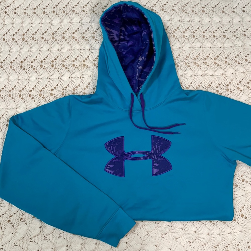 Under Armour Large blue and purple accent pattern sweatshirt